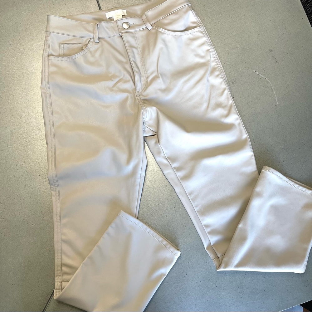 H&M faux leather pants cream/putty 8 chic stylish